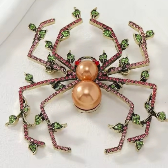Betsey Johnson Jewelry - NWOT Oversized Statement Spider Brooch - Pearl & Pink Rhinestone